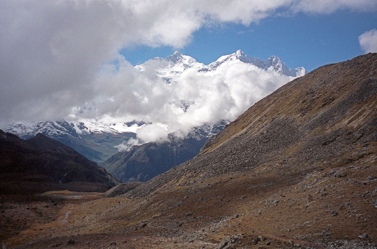 22 Makalu And Chomolonzo Descending From Shao La Tibet